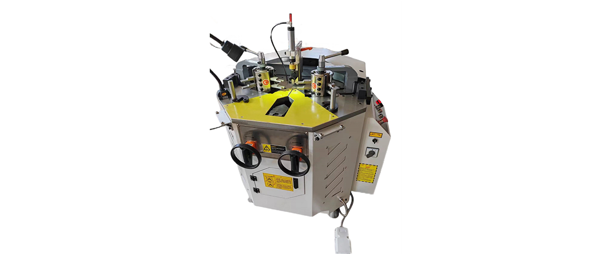 鋁型材刀庫式組角機LZJA-120A